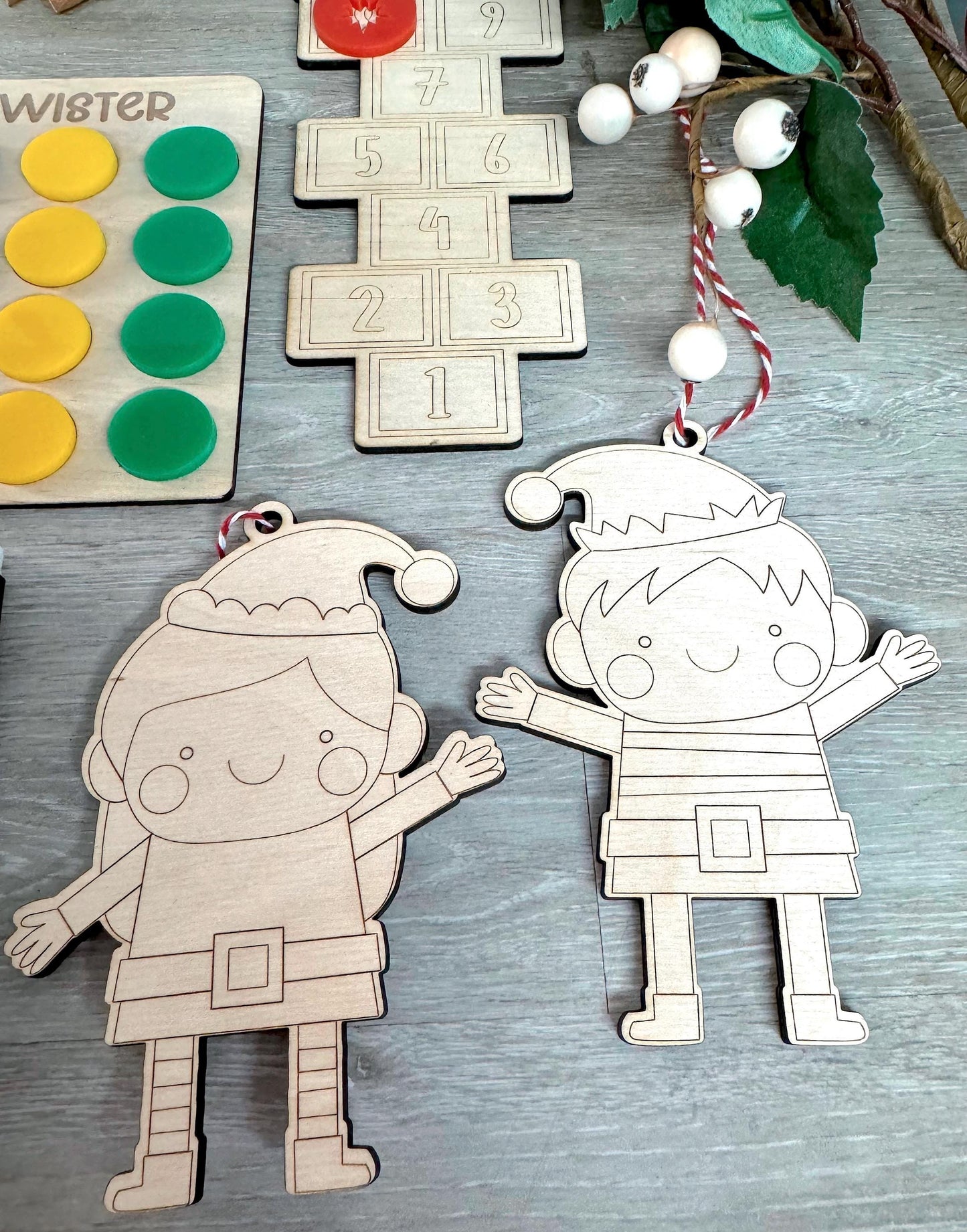 Wooden Elf Props (Set 4)