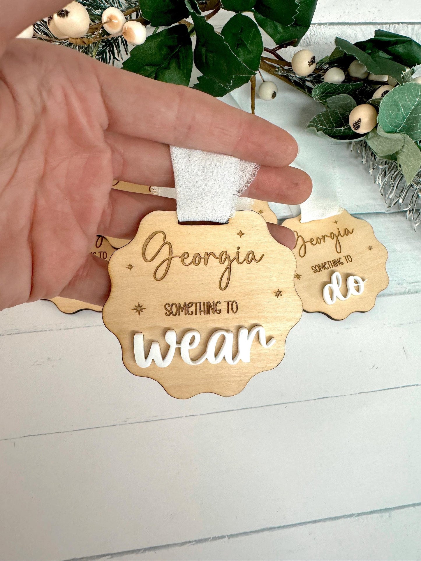 Mindful Christmas Tags - Scallop
