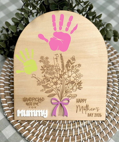 DIY Handprint Flower Bouquet Plaque